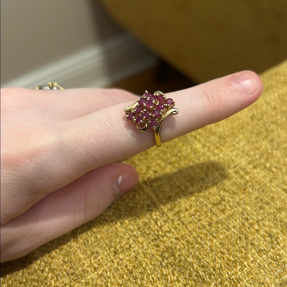 Elegant 14 Kat Gold and Pink Gemstone Ring - Picture 4 of 5
